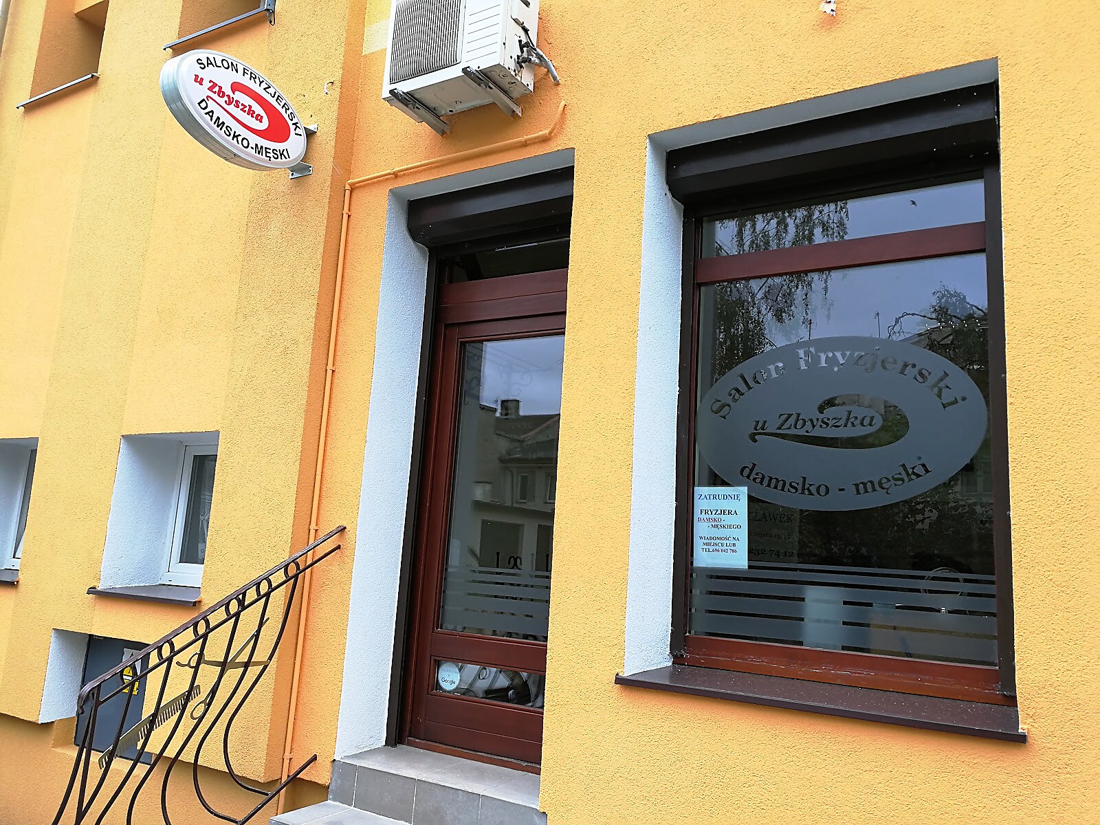 Salon u Zbyszka — widok z zewnątrz