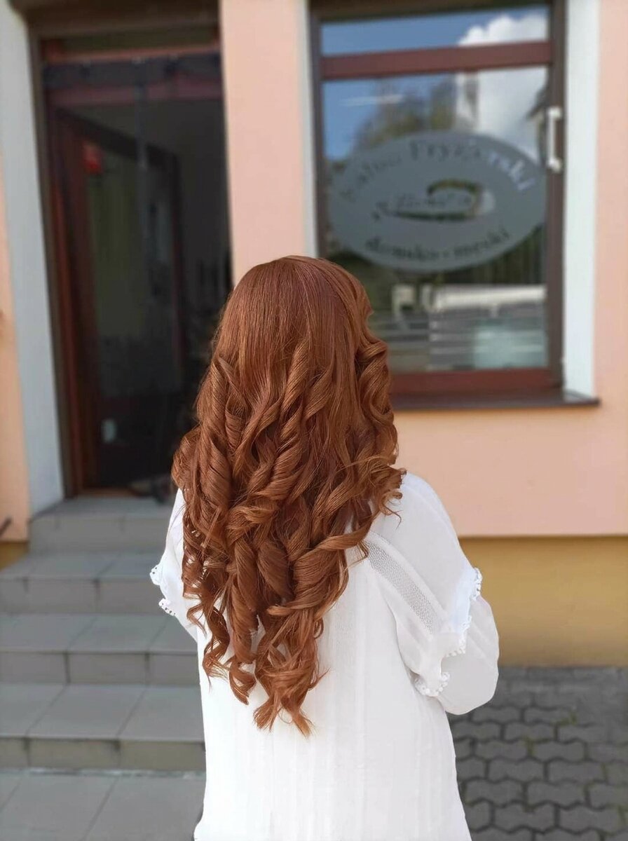 Elegancka stylizacja fryzury