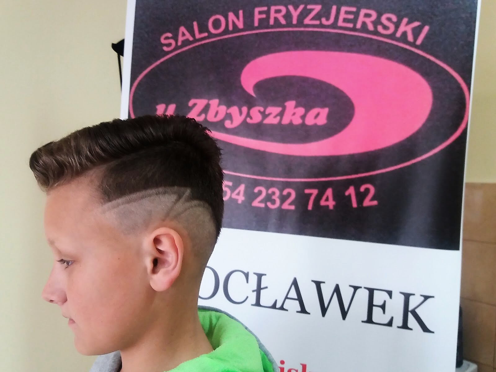 Wnętrze salonu fryzjerskiego u Zbyszka